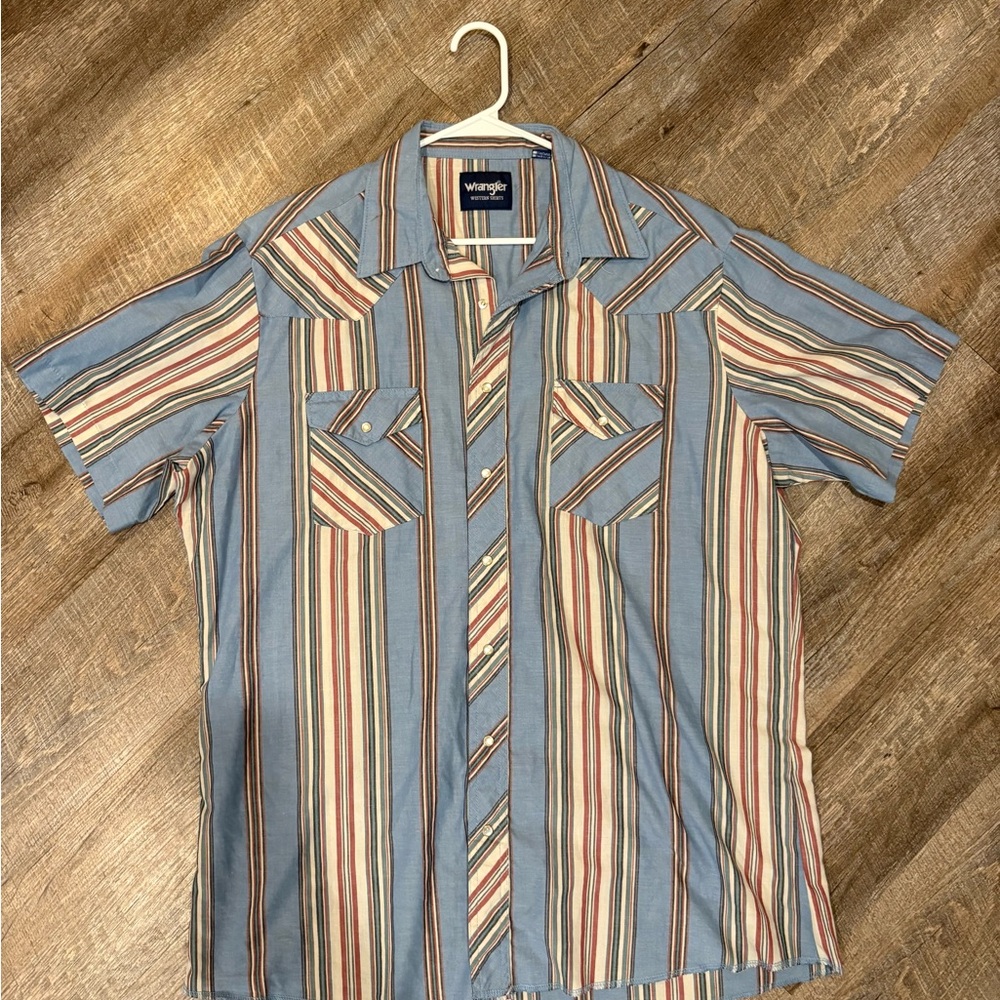 Wrangler Men's Multicolor Striped Button Down Shirt